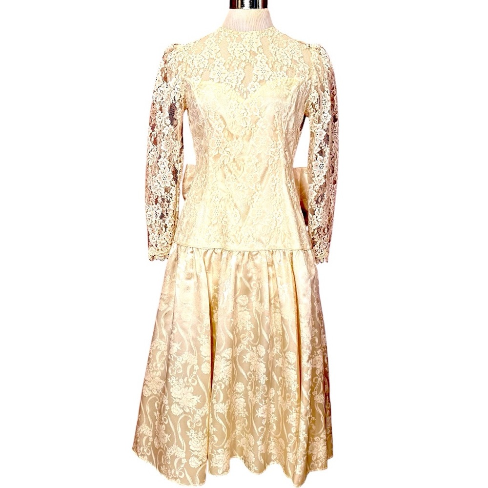 Ivory Vintage Lace Drop Waist Formal Dress